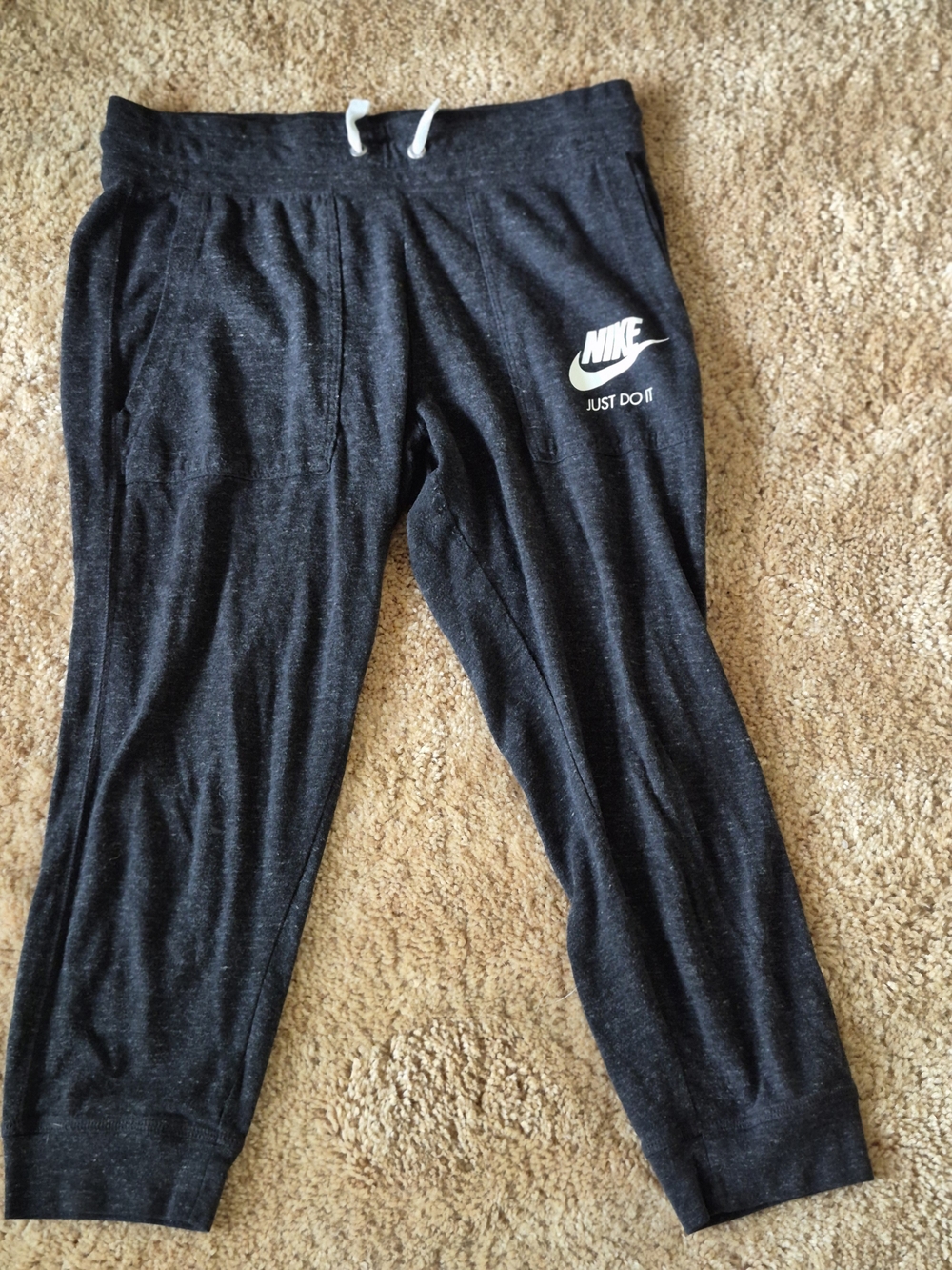 Nike Size Small Black Jogger Capris - Logo Detail